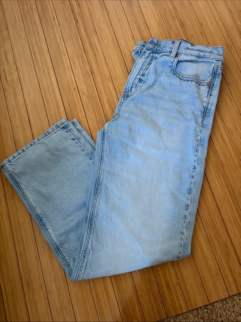 American Eagle Outfitters dad Jean